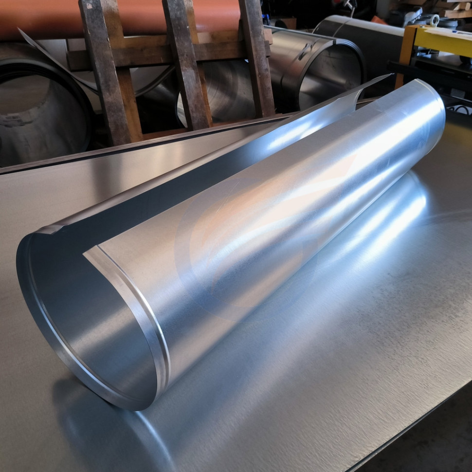 Защитный оцинкованный кожух для труб. Диаметр 318 мм